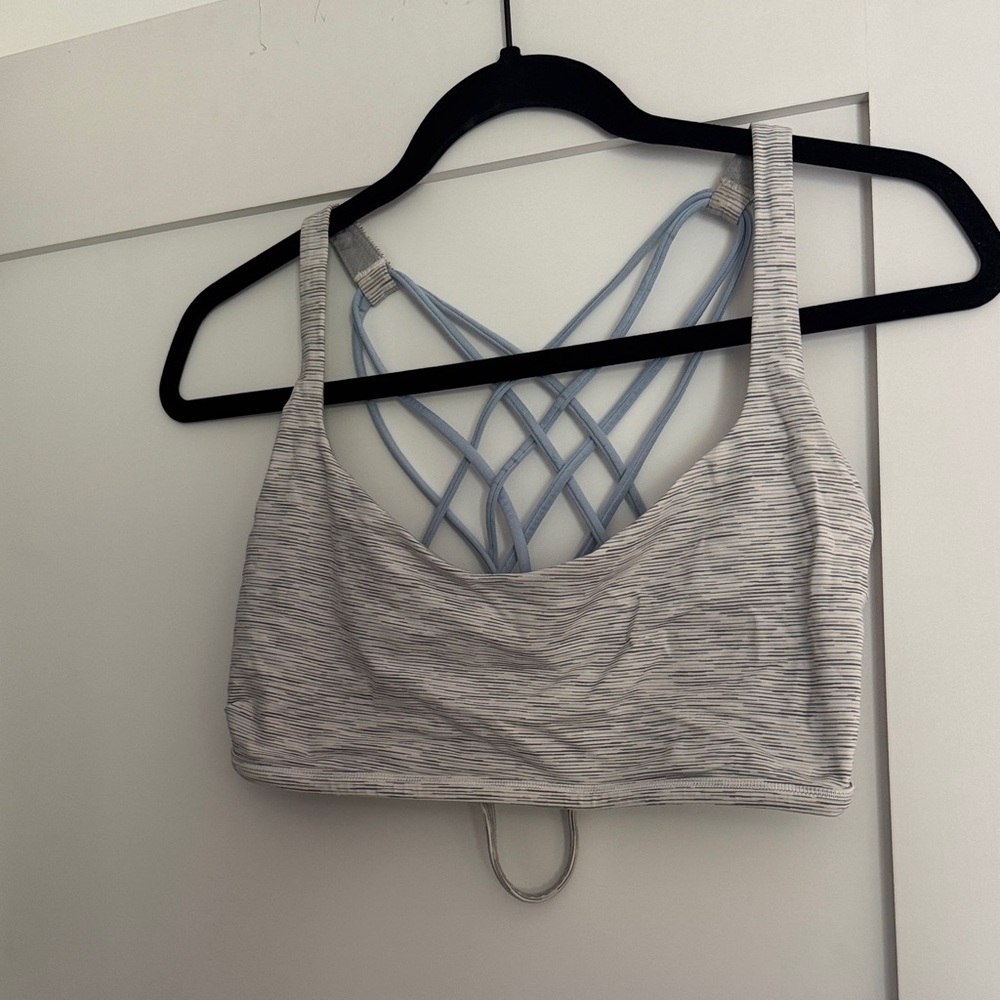Lululemon free to be Sports Bra